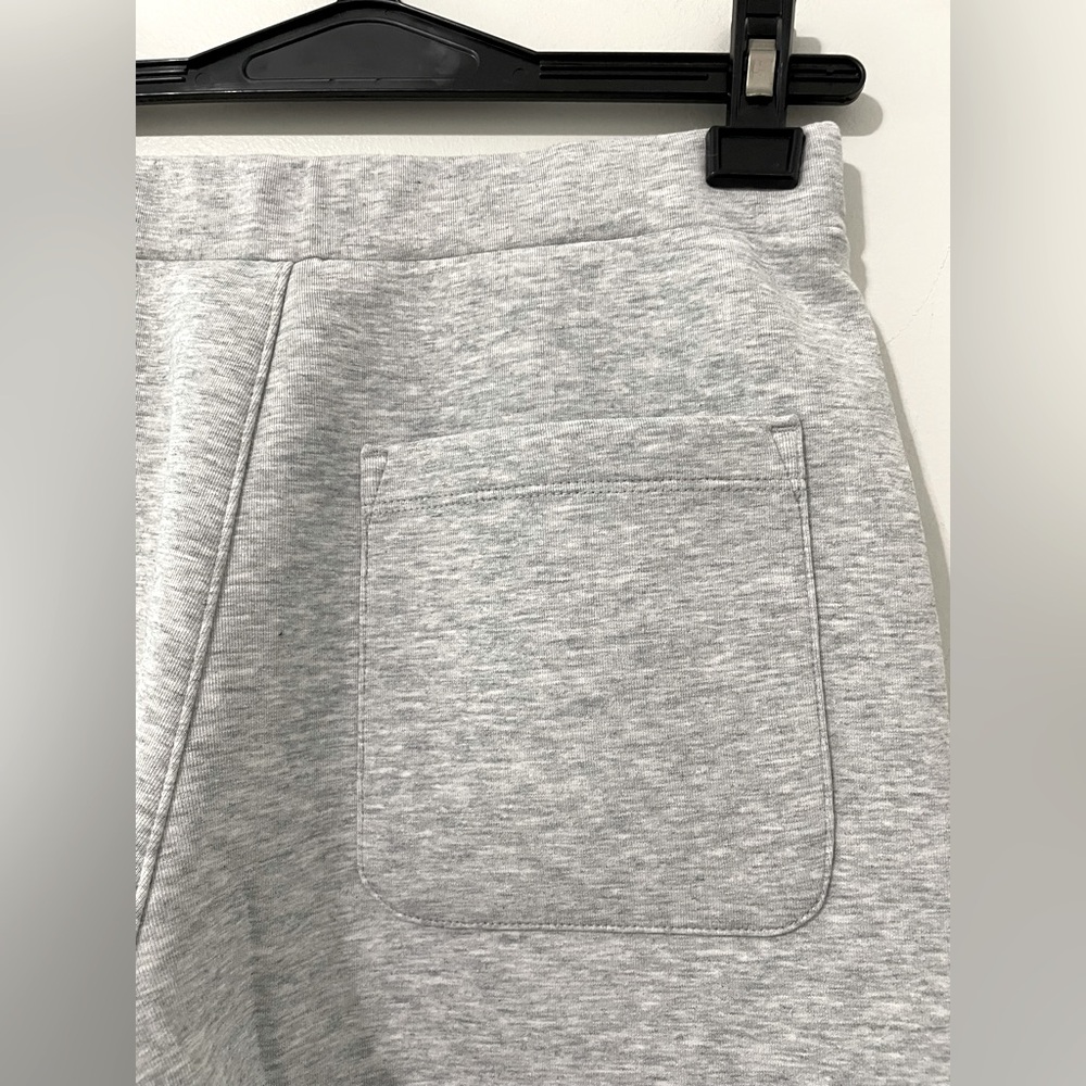 EUC Uniqlo Ballon Sweat Pants - Picture 3 of 16